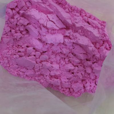 Kleurstof roze poeder Een nieuwe wasmachine magie Voor het maken van gekleurde wasmiddel