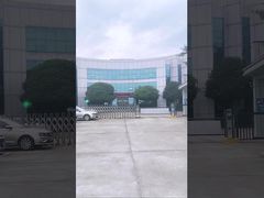 Rode natriumsulfaat wasmiddelpoeder spikkels voor waspoeder kleurdeeltjes